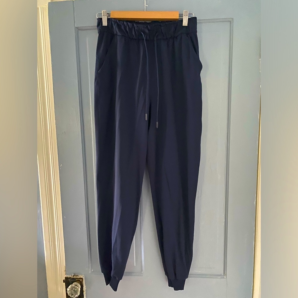 Joggers Lulu Lemon size 6